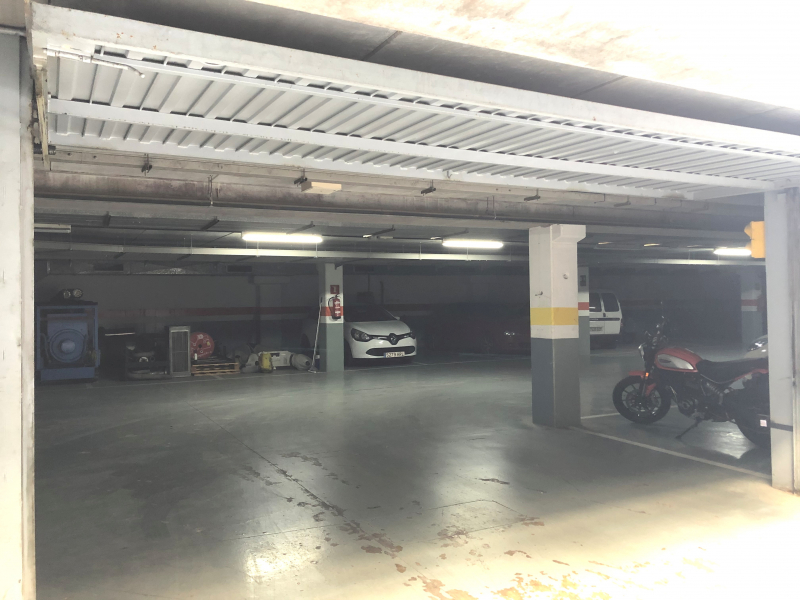 18 ENTRADA PARKING.JPG